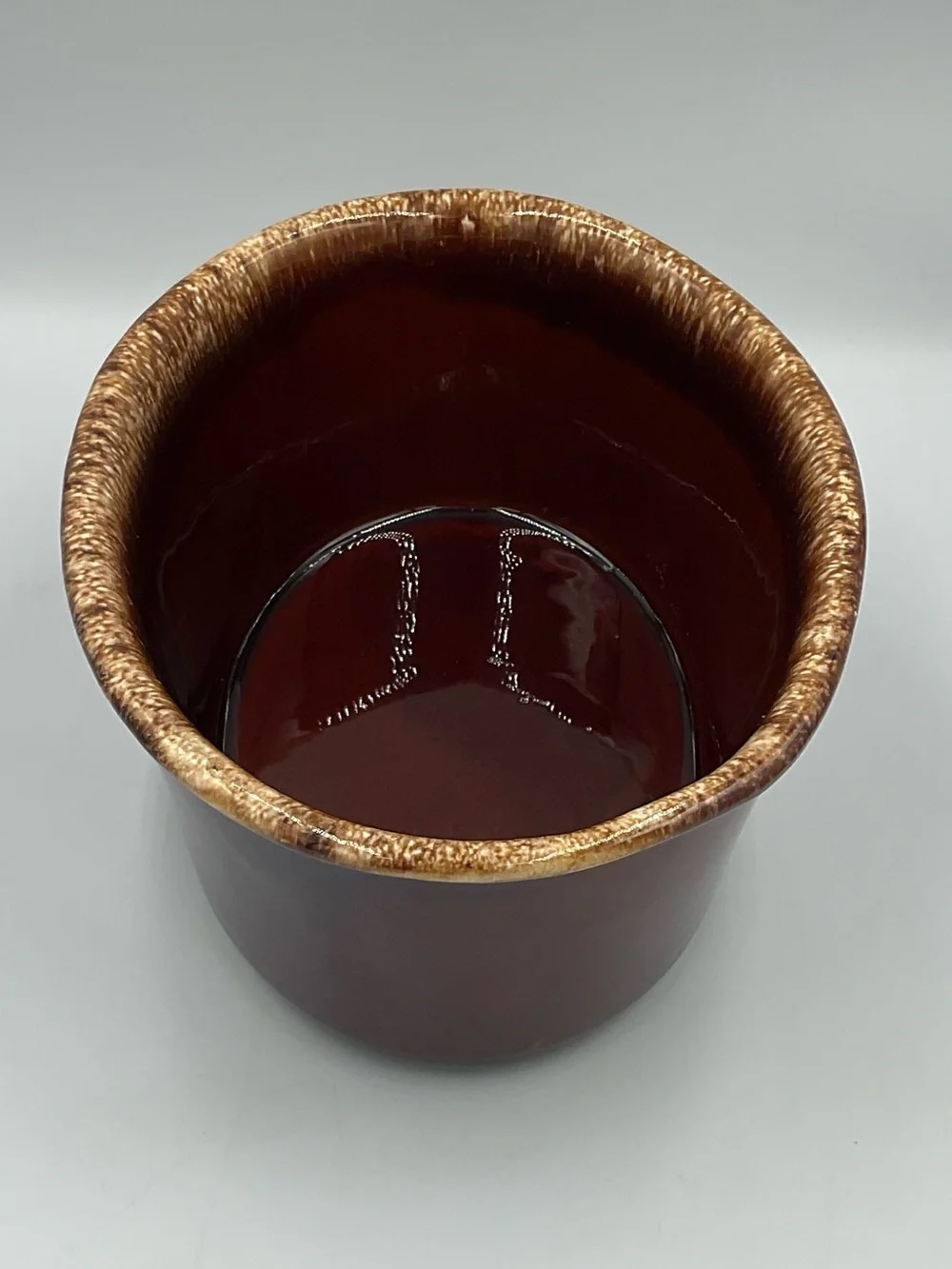 Hull Pottery sturdy oval